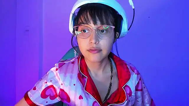 Little Lisy online show from 10-31-25, 04:20