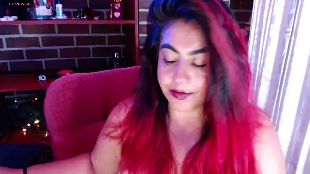 Snapshot of gatuwildhott chatting on 07-28-26, 07:39 gatuwildhott online show from 07-28-26, 07:39