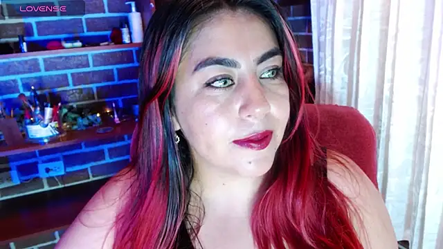 Snapshot of gatuwildhott chatting on 06-26-26, 06:25 gatuwildhott online show from 06-26-26, 06:25