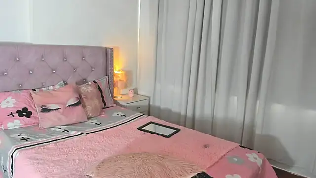 Snapshot of destinysweet21 chatting on 02-25-26, 03:12 destinysweet21 online show from 02-25-26, 03:12