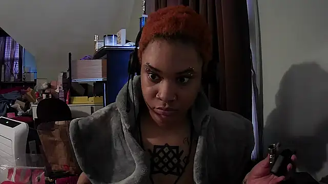 Snapshot of nickytheehawtie chatting on 04-28-26, 06:23 nickytheehawtie online show from 04-28-26, 06:23