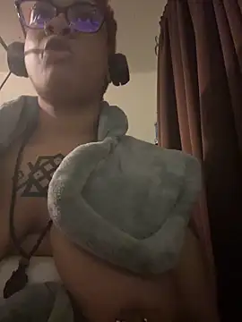 nickytheehawtie online show from 04-12-26, 03:10