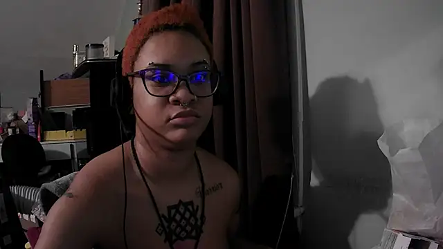 Snapshot of nickytheehawtie chatting on 05-06-26, 08:29 nickytheehawtie online show from 05-06-26, 08:29
