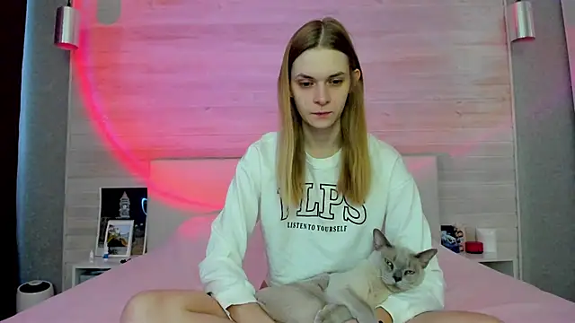 molly hunt  online show from 04-03-26, 04:41