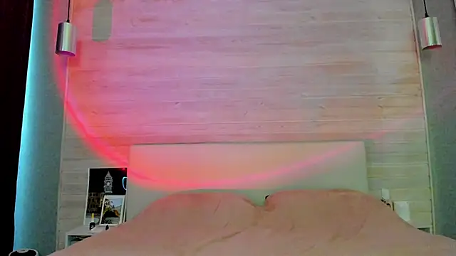 molly hunt  online show from 03-28-26, 04:57