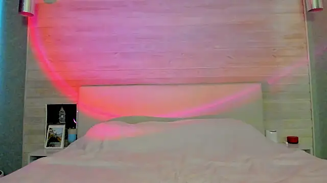 molly hunt  online show from 03-01-26, 04:23