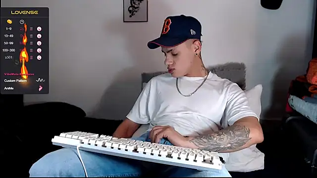 Snapshot of danilohot_19 chatting on 12-20-24, 09:06 danilohot 19 online show from 12-20-24, 09:06