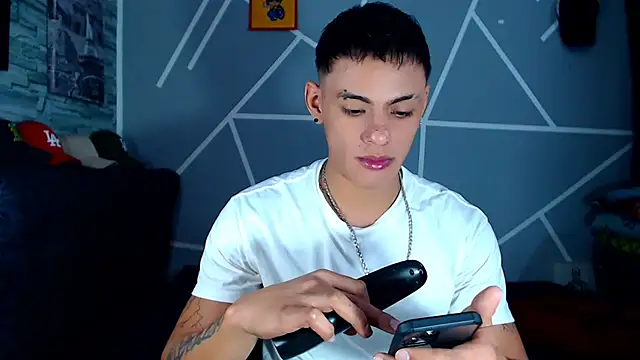 Snapshot of danilohot_19 chatting on 03-15-25, 01:19 danilohot 19 online show from 03-15-25, 01:19