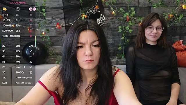 Vika loves you online show from 10-31-25, 03:03