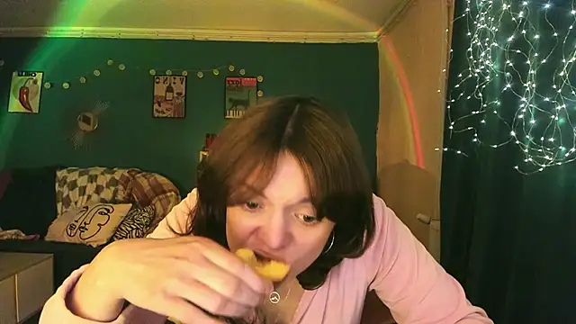 Snapshot of ClancyMorissey chatting on 05-19-26, 06:04 ClancyMorissey online show from 05-19-26, 06:04