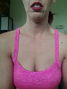 Snapshot of Adrina_Drake chatting on 09-17-25, 11:18 Adrina Drake online show from 09-17-25, 11:18