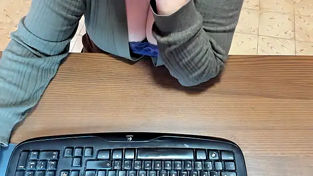 NikkiHolland online show from 02-09-26, 11:19