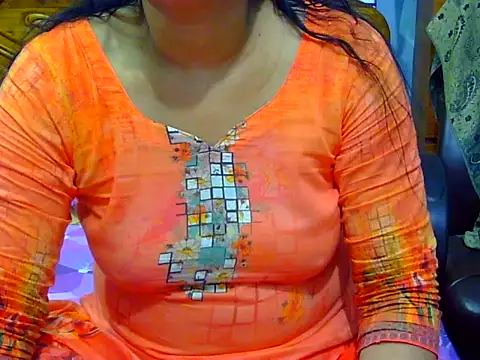Snapshot of Daneldayna chatting on 05-17-26, 10:26 Daneldayna online show from 05-17-26, 10:26
