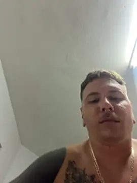 Snapshot of Elrubio_420 chatting on 06-11-26, 02:11 Elrubio 420 online show from 06-11-26, 02:11