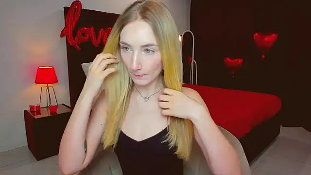 Snapshot of bella__rose chatting on 02-15-25, 06:02 bella rose online show from 02-15-25, 06:02
