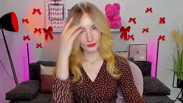 Snapshot of bella__rose chatting on 02-18-25, 01:11 bella rose online show from 02-18-25, 01:11