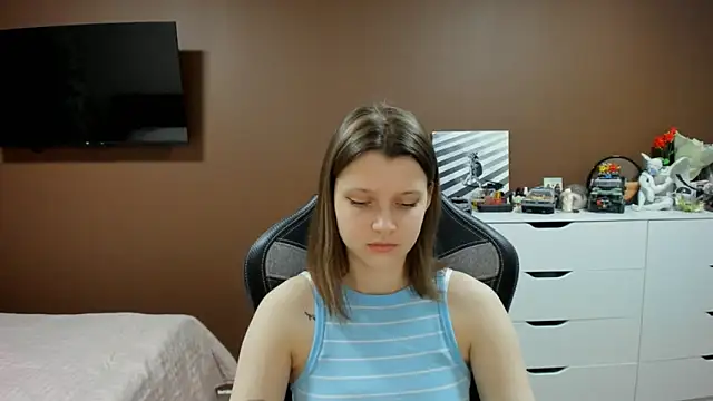 SoniNesti online show from 04-15-26, 02:43