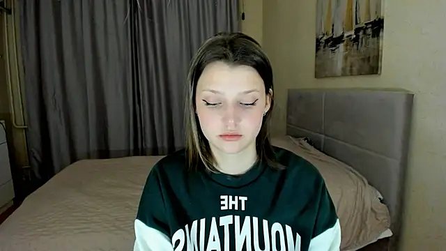 SoniNesti online show from 10-13-25, 03:13