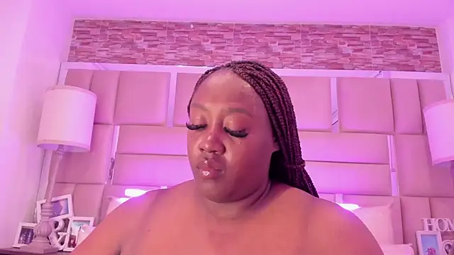 ShaniaBrownn online show from 05-09-26, 12:08