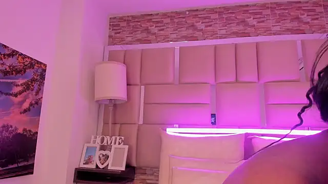 ShaniaBrownn online show from 02-19-26, 07:44