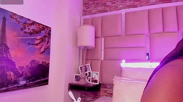 ShaniaBrownn online show from 04-07-26, 07:48