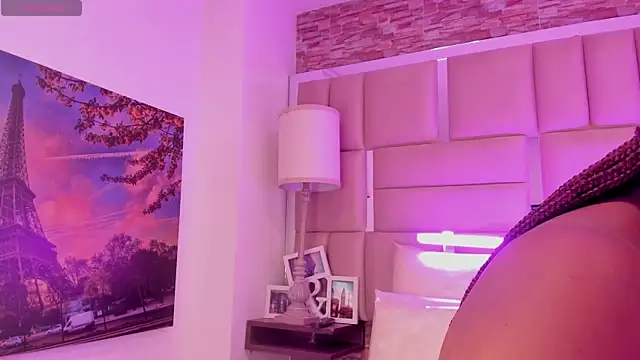 ShaniaBrownn online show from 04-10-26, 07:43