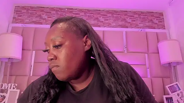 ShaniaBrownn online show from 02-28-26, 07:57