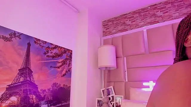 ShaniaBrownn online show from 04-11-26, 07:39