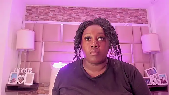 ShaniaBrownn online show from 02-21-26, 07:38