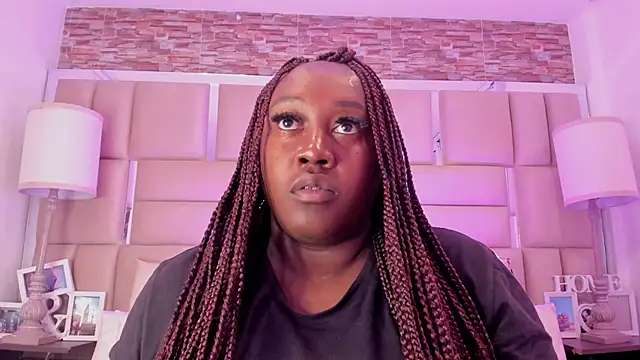 ShaniaBrownn online show from 03-24-26, 07:36