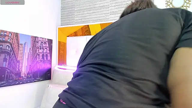 ShaniaBrownn online show from 10-24-25, 07:57