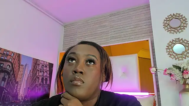 ShaniaBrownn online show from 10-25-25, 07:47