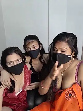 Snapshot of cutee__crazy chatting on 05-31-26, 12:55 cutee crazy online show from 05-31-26, 12:55