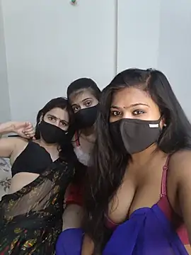 Snapshot of cutee__crazy chatting on 06-03-26, 02:55 cutee crazy online show from 06-03-26, 02:55