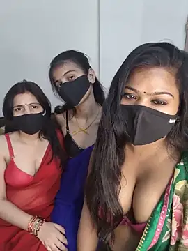 Snapshot of cutee__crazy chatting on 06-02-26, 02:06 cutee crazy online show from 06-02-26, 02:06