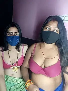 Snapshot of cutee__crazy chatting on 10-31-25, 05:31 cutee crazy online show from 10-31-25, 05:31