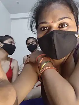 Snapshot of cutee__crazy chatting on 05-22-26, 02:26 cutee crazy online show from 05-22-26, 02:26