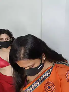 Snapshot of cutee__crazy chatting on 06-10-26, 01:56 cutee crazy online show from 06-10-26, 01:56