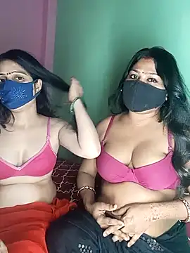 Snapshot of cutee__crazy chatting on 10-16-25, 06:05 cutee crazy online show from 10-16-25, 06:05