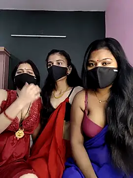 Snapshot of cutee__crazy chatting on 05-04-26, 02:31 cutee crazy online show from 05-04-26, 02:31