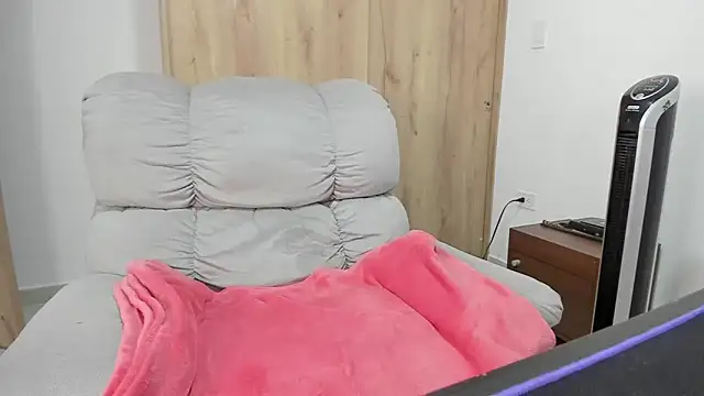 xspecialoomx online show from 04-15-26, 07:58