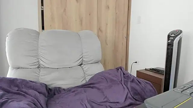 xspecialoomx online show from 04-10-26, 07:21