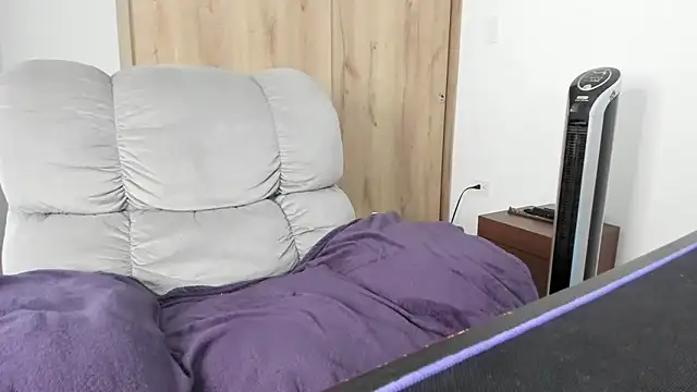 xspecialoomx online show from 04-13-26, 07:40