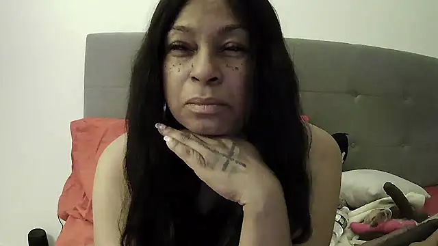 Snapshot of MSweetLindaParks chatting on 06-16-26, 04:45 MSweetLindaParks online show from 06-16-26, 04:45