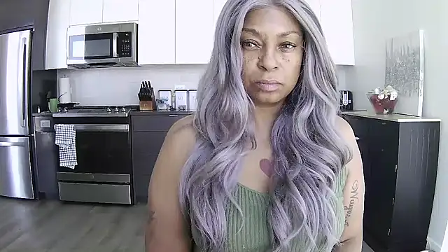 Snapshot of MSweetLindaParks chatting on 07-17-26, 08:28 MSweetLindaParks online show from 07-17-26, 08:28