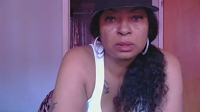 Snapshot of MSweetLindaParks chatting on 10-19-25, 03:26 MSweetLindaParks online show from 10-19-25, 03:26