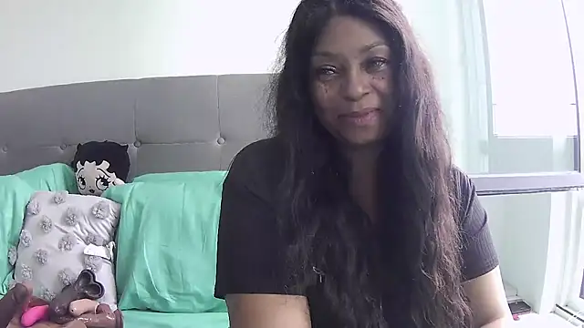 Snapshot of MSweetLindaParks chatting on 06-27-26, 06:36 MSweetLindaParks online show from 06-27-26, 06:36