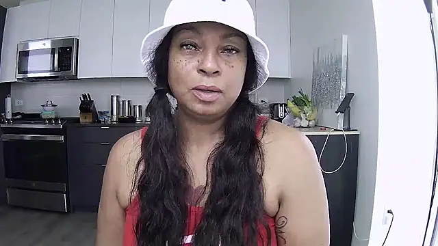 Snapshot of MSweetLindaParks chatting on 07-21-26, 05:47 MSweetLindaParks online show from 07-21-26, 05:47