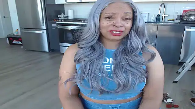Snapshot of MSweetLindaParks chatting on 04-26-26, 09:01 MSweetLindaParks online show from 04-26-26, 09:01