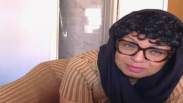 Snapshot of MSweetLindaParks chatting on 10-03-25, 06:31 MSweetLindaParks online show from 10-03-25, 06:31